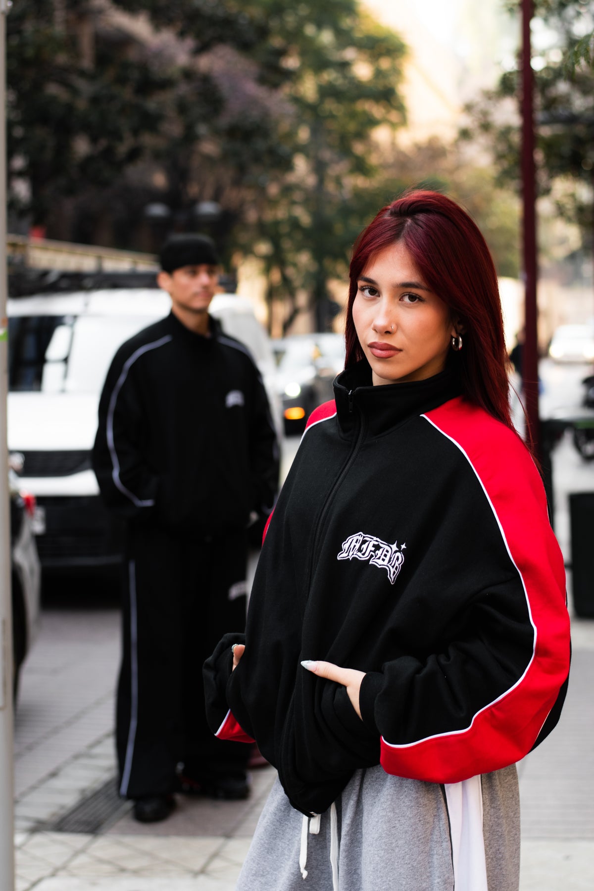 FULL ZIP JACKET BLACK-SIDE RED